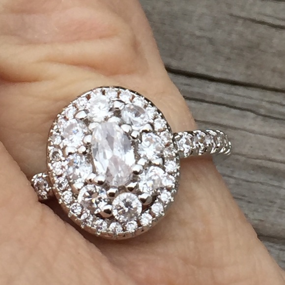 Cubic Zirconia multi-stone .925 Silver ring Sz 7 - Picture 12 of 16